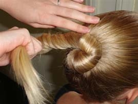 how to make ballet hair bun step2